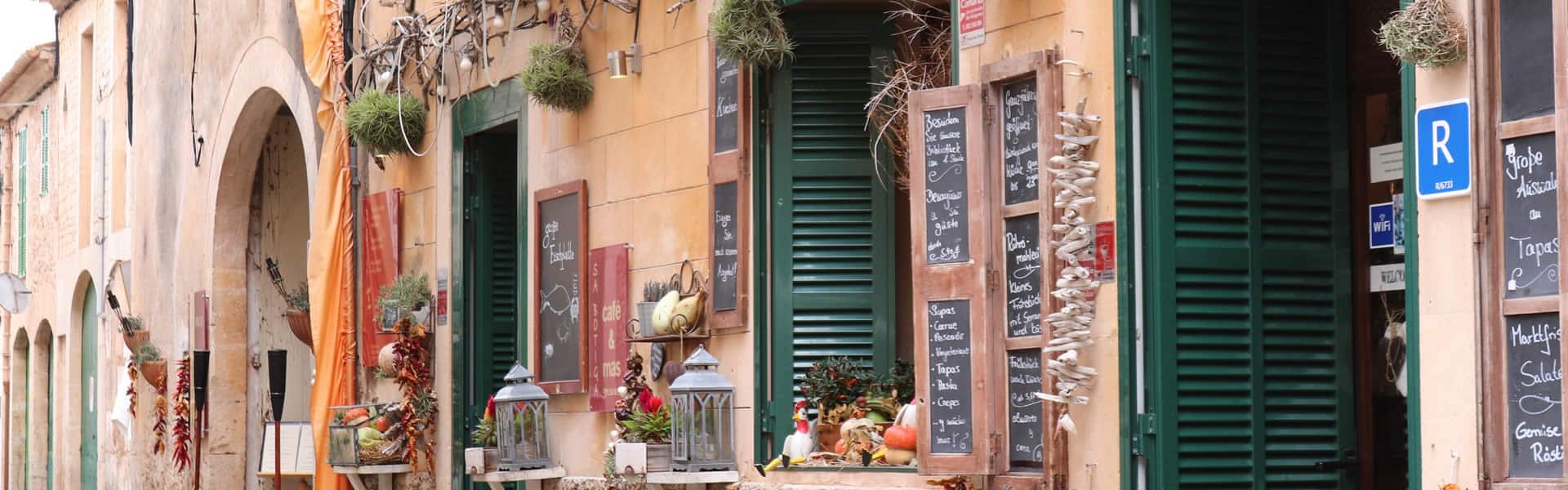 pano-rue-mediterraneenne